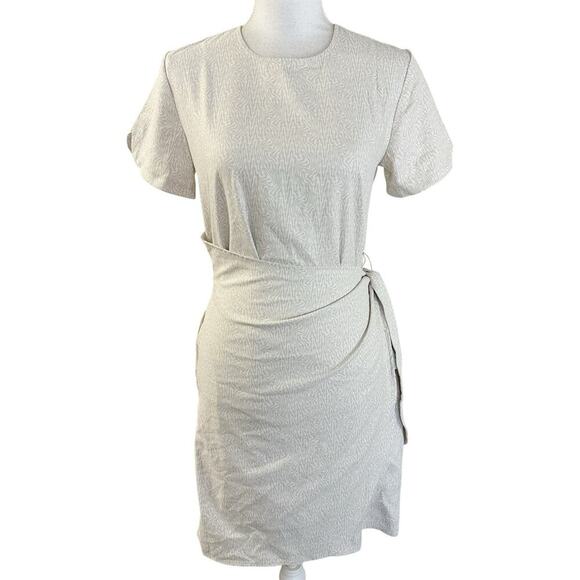 A Putnam Womens Wrap Dress in Optical Geo Cream Size Small Resortwear Minimalist - Picture 5 of 11